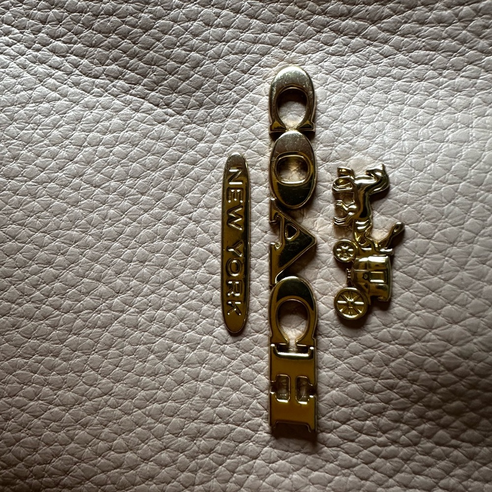 Light Pink Coach Bag. - Picture 3 of 6